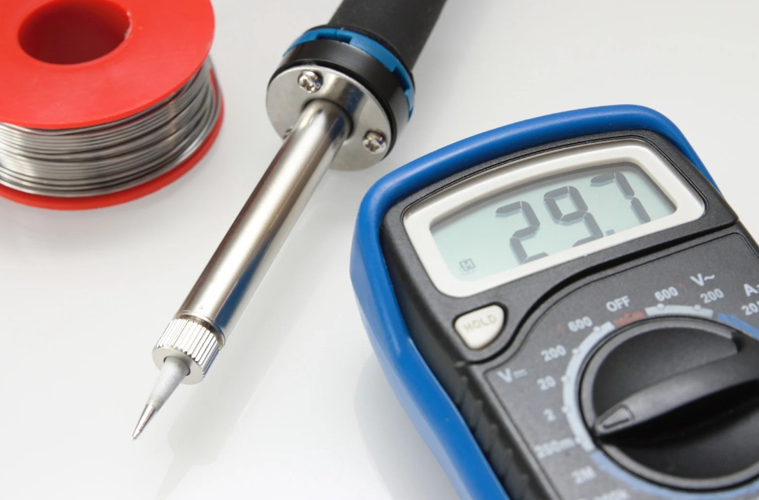 Якої потужності має бути паяльник