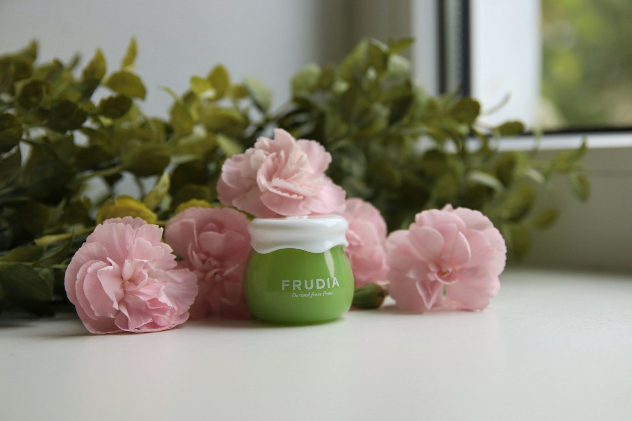 Рейтинг найкращих системних програм догляду за шкірою обличчя