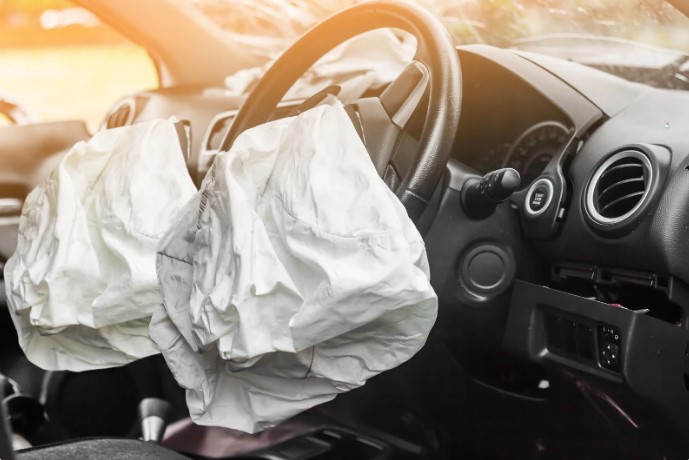 Вартість відновлення подушок безпеки після ДТП: скільки коштує ремонт Airbag
